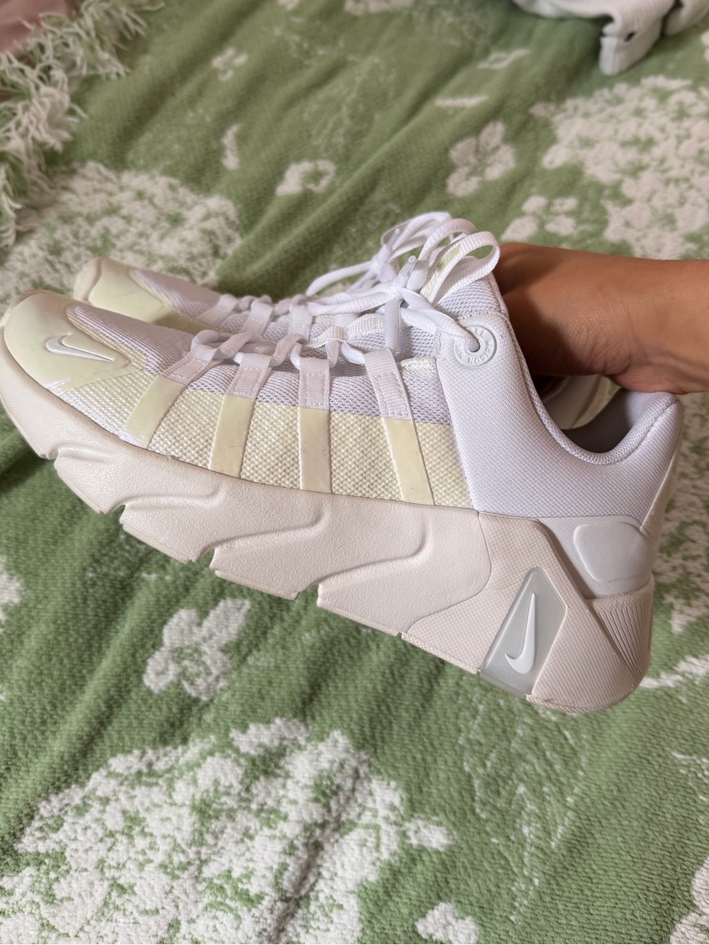 Nike Free Metcon 7 Women’s White and Cream Size 8.5